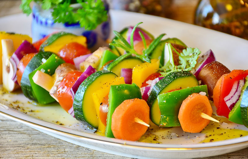 Vegetable skewer. Image courtesy RitaE - https://pixabay.com/users/ritae-19628/